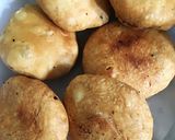 A picture of step 19 of Cheesy Onion Kachori.