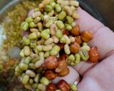 राजस्थानी कढ़ी विद मूंग मोठ चना रेसिपी चरण 3 फोटो
