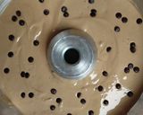 Foto langkah ke 3 dari resep Chiffon Chocolate irit telur.