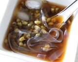 A picture of step 4 of Mung Bean and Winter Melon Tea with Wide Noodles.