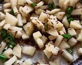 A picture of step 3 of Sabudana khichadi.