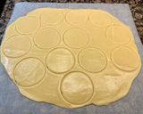 Foto del paso 10 de la receta: Galletas de mantequilla con manzana caramelizada