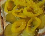 A picture of step 3 of Egg and Hotdog Sandwich.