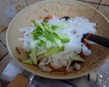 Foto langkah ke 3 dari resep Kwetiau Goreng Pedas.