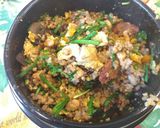 A picture of step 5 of Oyster Chive Multigrain Bibimbap 牡蛎韭菜杂粮石锅拌饭.