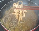 A picture of step 5 of Curry malana (chicken intestines).
