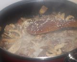 Foto del paso 3 de la receta: Ragú de pavo en salsa y champiñones