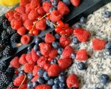 Une image de l'étape 2 de Cerises 🍒farandole 🍑🧅 fruits de saison 🍓🍐🍃.