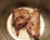 Foto del paso 7 de la receta: Codillo de paletilla de cordero, en salsa de ajos, perejil y mostaza