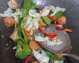 Foto langkah ke 3 dari resep Mie Goreng Udang Bakso Homemade ala Jesslyn Orlane 🍜🔥.
