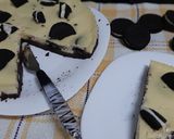 Foto del paso 2 de la receta: Cheesecake con base de brownie y oreos