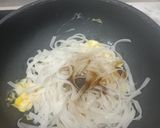 Foto langkah ke 3 dari resep Pad Thai.