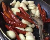 A picture of step 2 of Instant Fresh Chilli and Garlic Chutney.