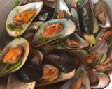 Foto langkah ke 1 dari resep Kerang hijau saus lada hitam.