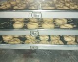 Foto langkah ke 6 dari resep Kue Sagu Keju (Tapioka keju).