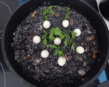 Foto del paso 4 de la receta: Falso arroz de coliflor "colirroz" con chipirones en su tinta