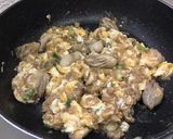 A picture of step 7 of Oyster Omelette (Thai-Style).
