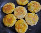 A picture of step 5 of Corn raw banana tikki.