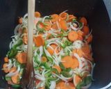 Foto del paso 4 de la receta: Pollo a la portuguesa con habas