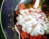 Foto langkah ke 3 dari resep Cumi Pedas Kemangi.
