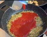 Foto del paso 4 de la receta: Manitas de cerdo en salsa con garbanzos