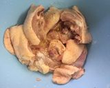 Hình bước làm 1 của món Canh chua gà lá giang