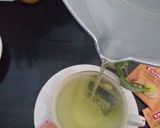 A picture of step 3 of Tropical peach tea.
