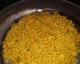 A picture of step 2 of Maggi pizza.