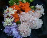 Foto langkah ke 2 dari resep Hekeng Ayam Udang Kulit Tahu.