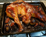 Foto del paso 4 de la receta: Cochinillo al horno