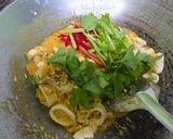 รูปขั้นตอนการทำที่ 6 ของ ปลาหมึกผัดไข่เค็ม