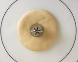 Foto langkah ke 5 dari resep Donat Buttermilk.