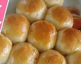 A picture of step 11 of Whosayna’s HoneyComb buns/ Khaliyat Nahal.