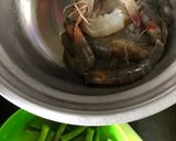 Gambar langkah 1 resipi Udang Masak Lemak.
