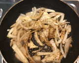 A picture of step 3 of Pork chop with onion.