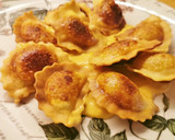 Foto del paso 5 de la receta: Raviolis tostados de Bogavante y Burrata a la crema de Romesco