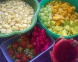 Foto langkah ke 1 dari resep Salad buah praktis dan sederhana.