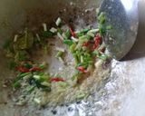 Foto langkah ke 4 dari resep Kwetiau goreng.