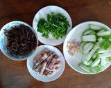 Hình bước làm 1 của món Bầu xào giò thủ