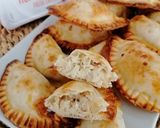 Foto del paso 9 de la receta: Empanadillas de queso crema, pollo y cebolla caramelizada