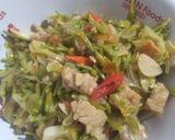 Foto langkah ke 4 dari resep Tumis bunga pepaya.