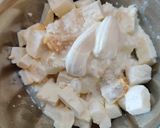 A picture of step 1 of Sauteed creamy paneer.