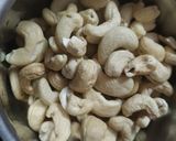 A picture of step 1 of Cashew burfi.