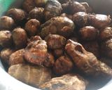 A picture of step 1 of Taro Root Curry Arbi.