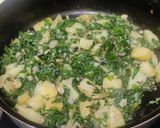 A picture of step 4 of Aloo palak.