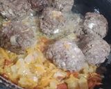 Foto del paso 5 de la receta: Albóndigas con queso cremoso adentro y papas fritas