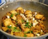 A picture of step 4 of Kohlrabi stir-fried with coconut.