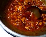 A picture of step 2 of Red chilli mushroom gravy.