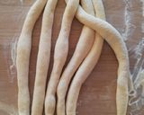 Foto del passaggio 3 della ricetta Treccia di pane al latticello a 6 capi, ricetta del riciclo 🌷