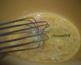 Foto langkah ke 2 dari resep Banana Streusel Brownies.